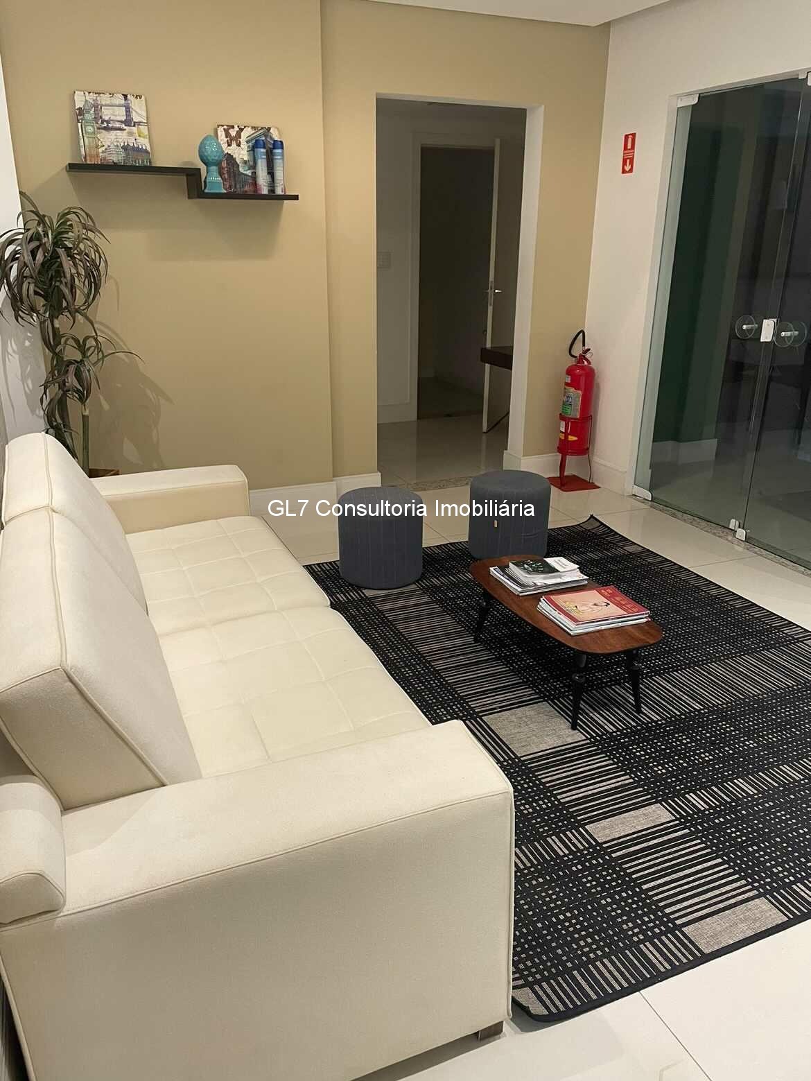 Apartamento à venda com 2 quartos, 70m² - Foto 4