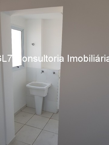 Apartamento à venda com 2 quartos, 71m² - Foto 2