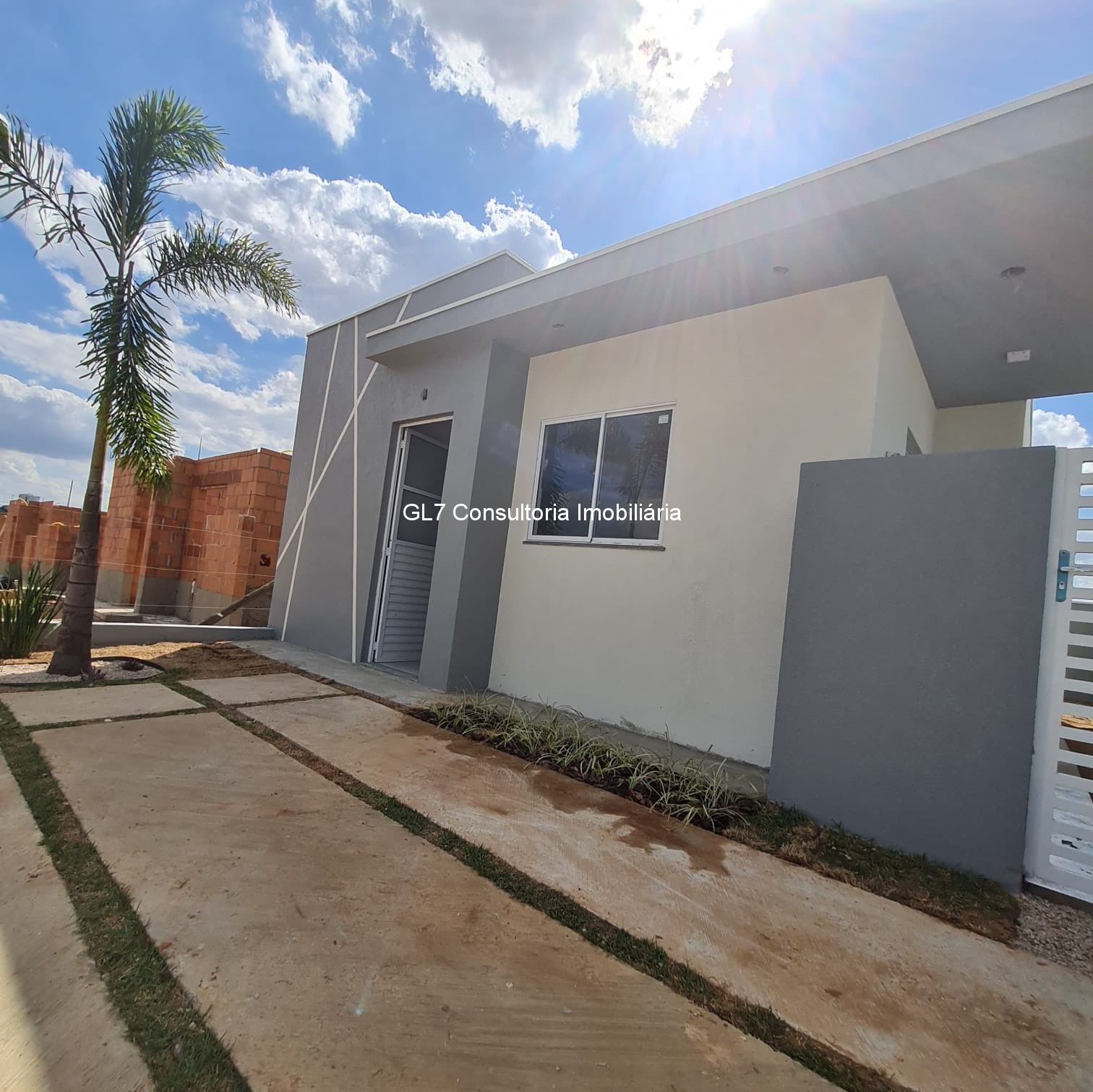 Casa à venda com 2 quartos, 55m² - Foto 1