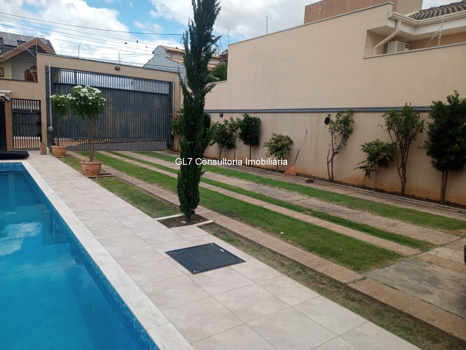 Casa à venda com 4 quartos, 125m² - Foto 3