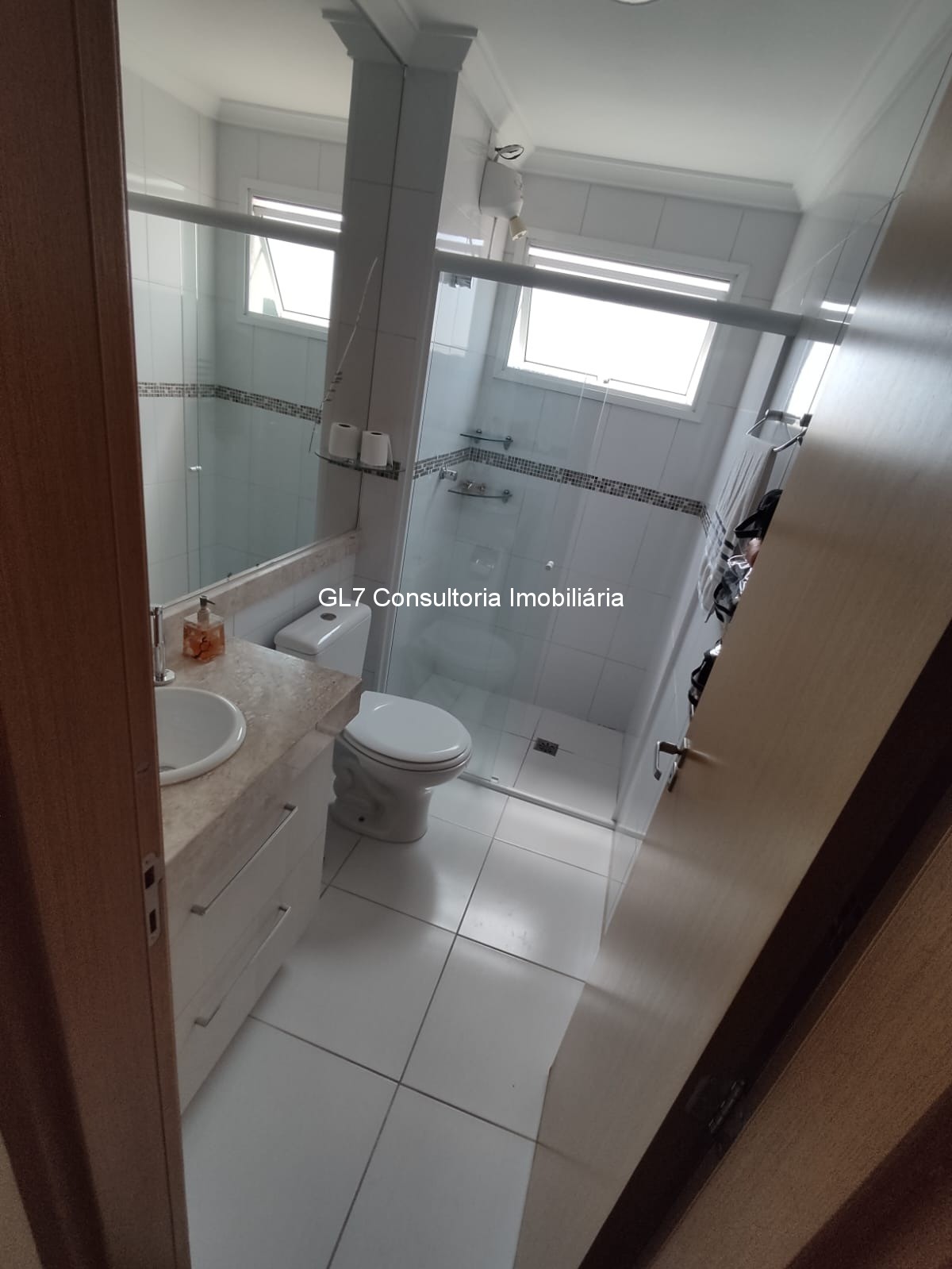 Apartamento à venda com 2 quartos, 64m² - Foto 9