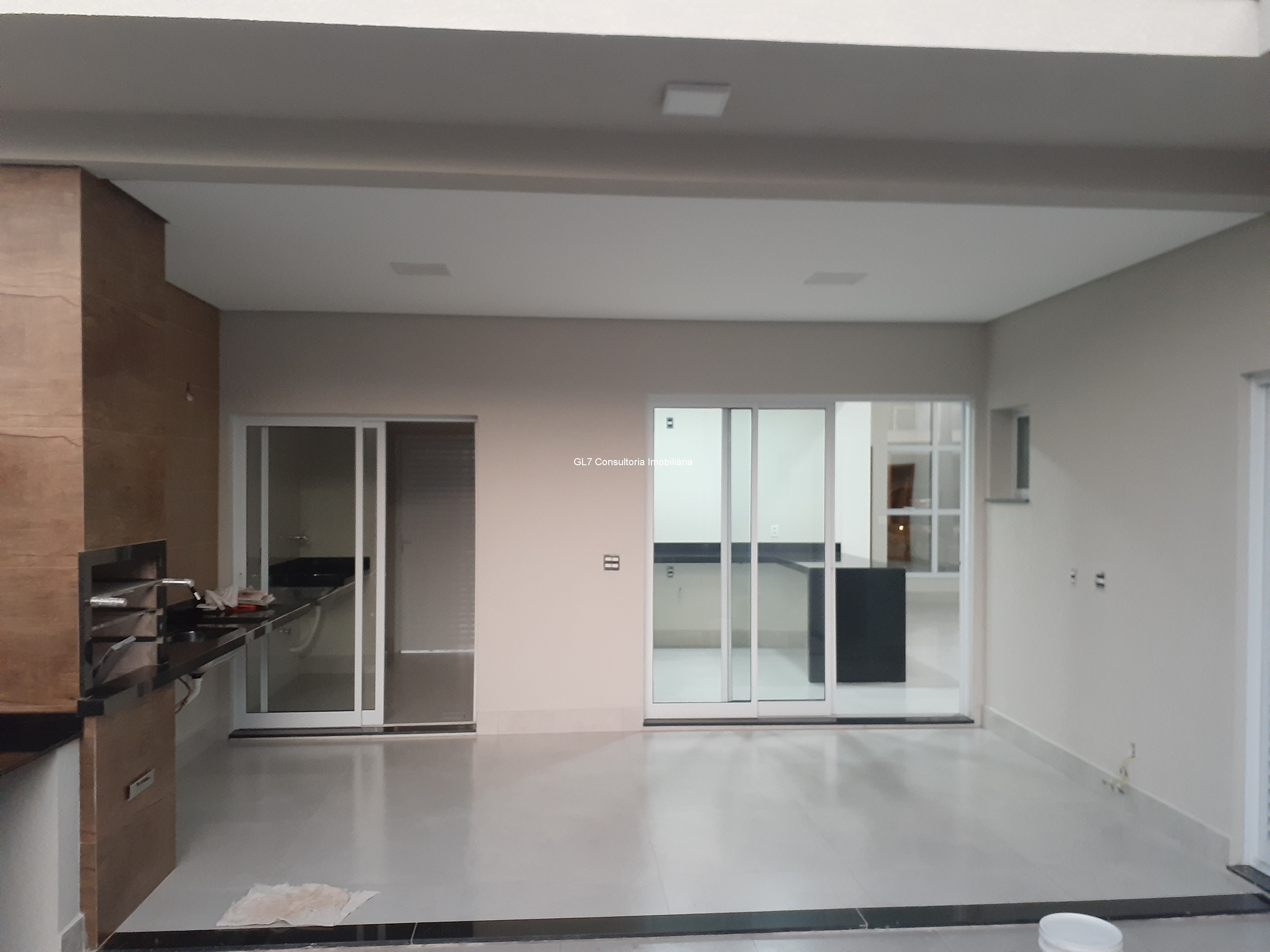 Casa à venda com 3 quartos, 130m² - Foto 2