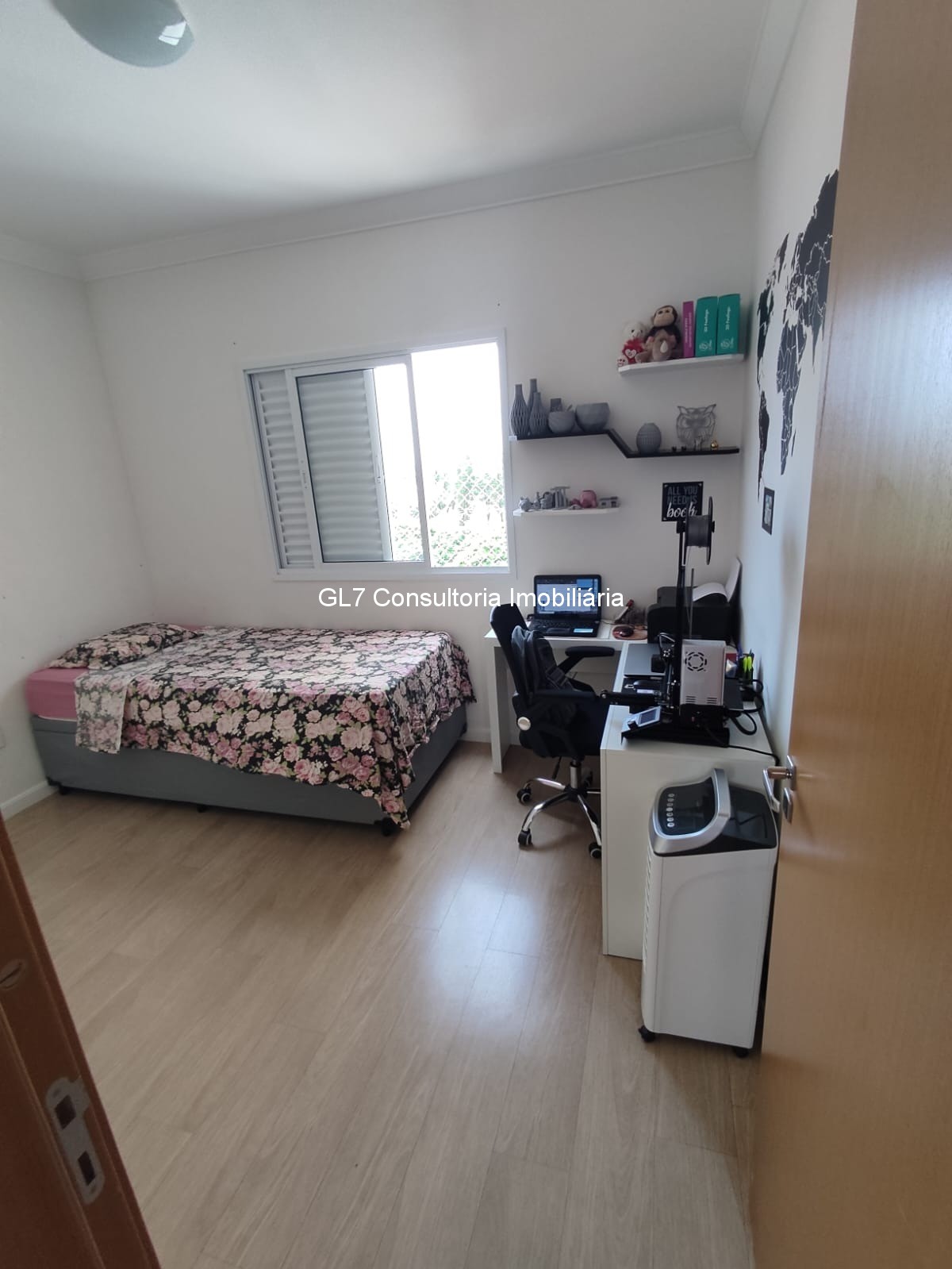 Apartamento à venda com 2 quartos, 64m² - Foto 2