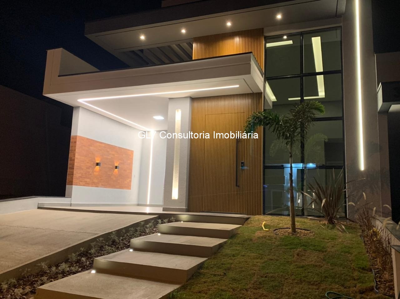 Casa à venda com 3 quartos, 206m² - Foto 1