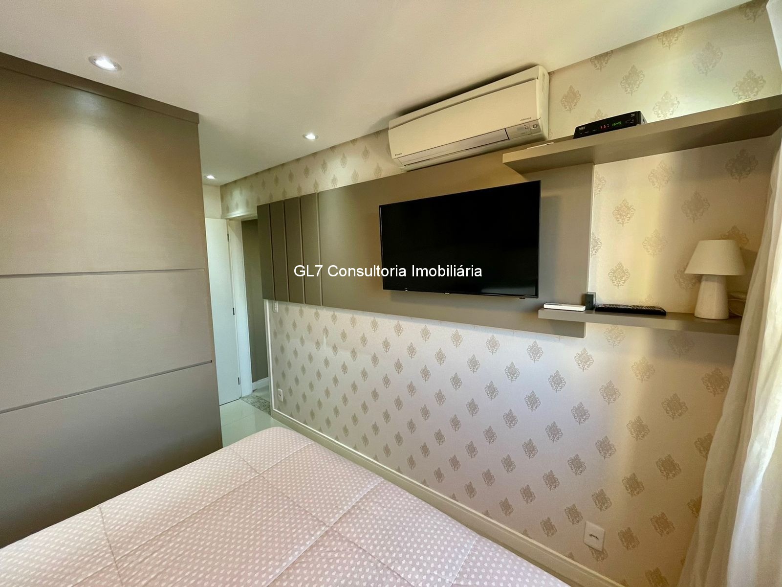 Apartamento à venda com 2 quartos, 73m² - Foto 4