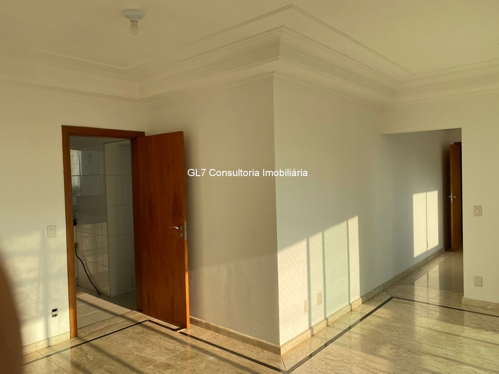 Apartamento à venda com 3 quartos, 135m² - Foto 3