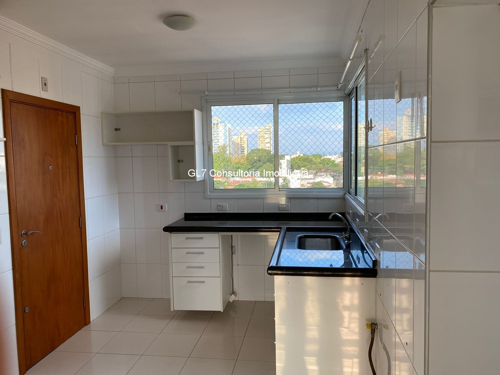 Apartamento à venda com 3 quartos, 135m² - Foto 2