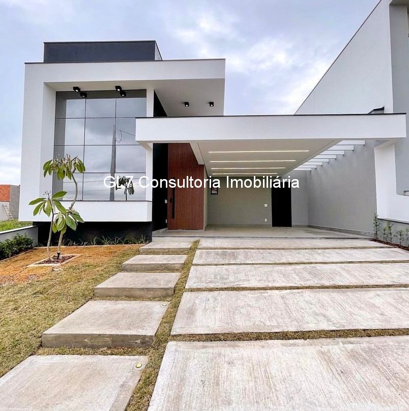 Casa à venda com 3 quartos, 94m² - Foto 1