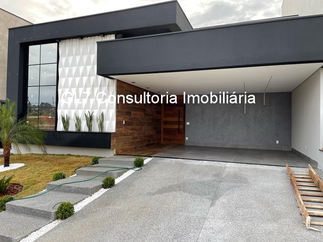 Casa à venda com 3 quartos, 120m² - Foto 1