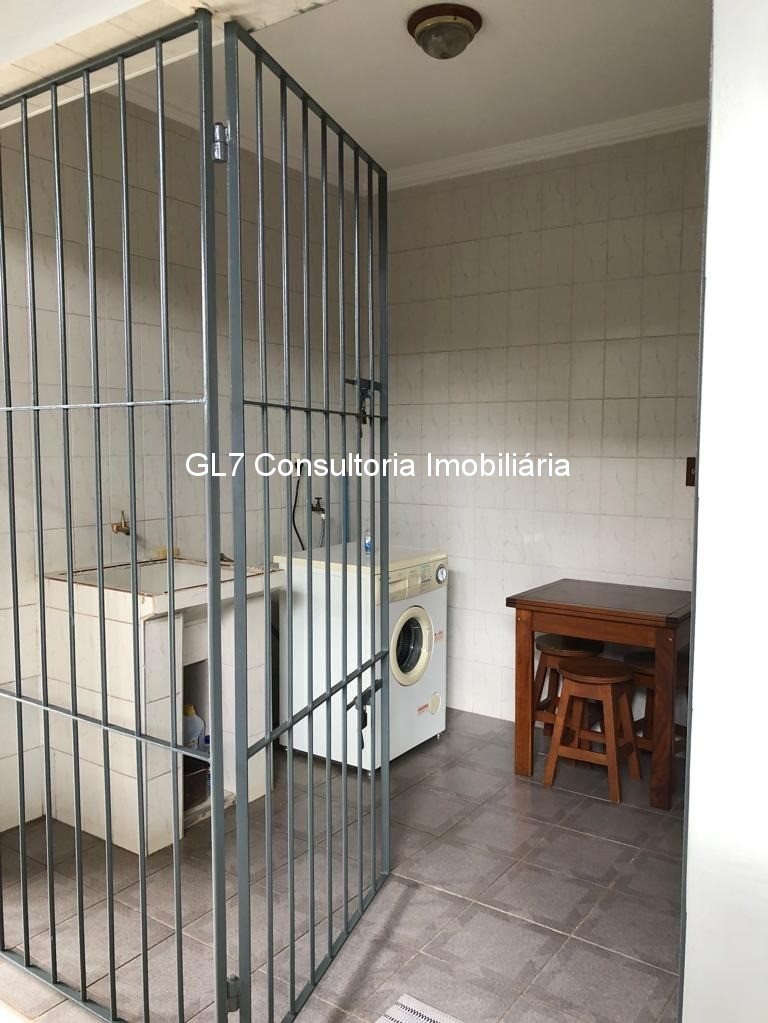 Casa à venda com 3 quartos, 252m² - Foto 18