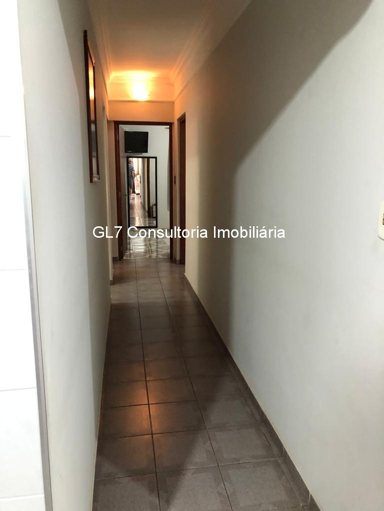 Casa à venda com 3 quartos, 252m² - Foto 8