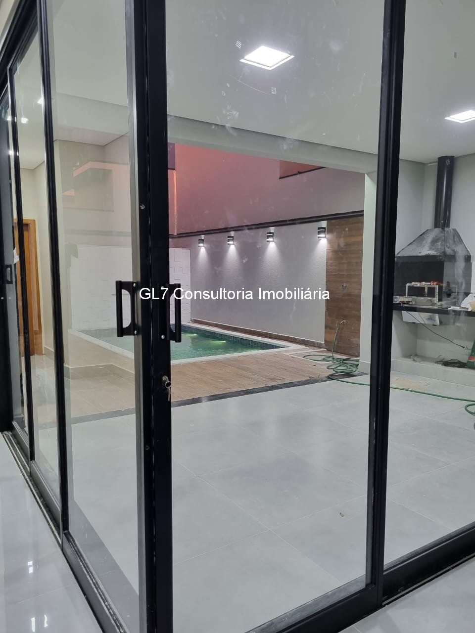 Casa à venda com 3 quartos, 106m² - Foto 5