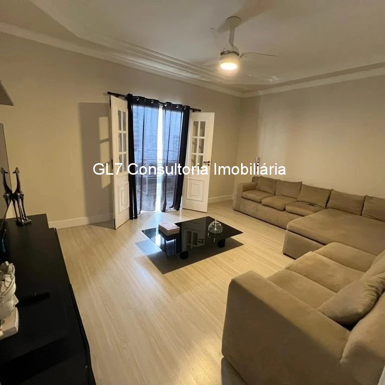 Casa à venda com 3 quartos, 218m² - Foto 4