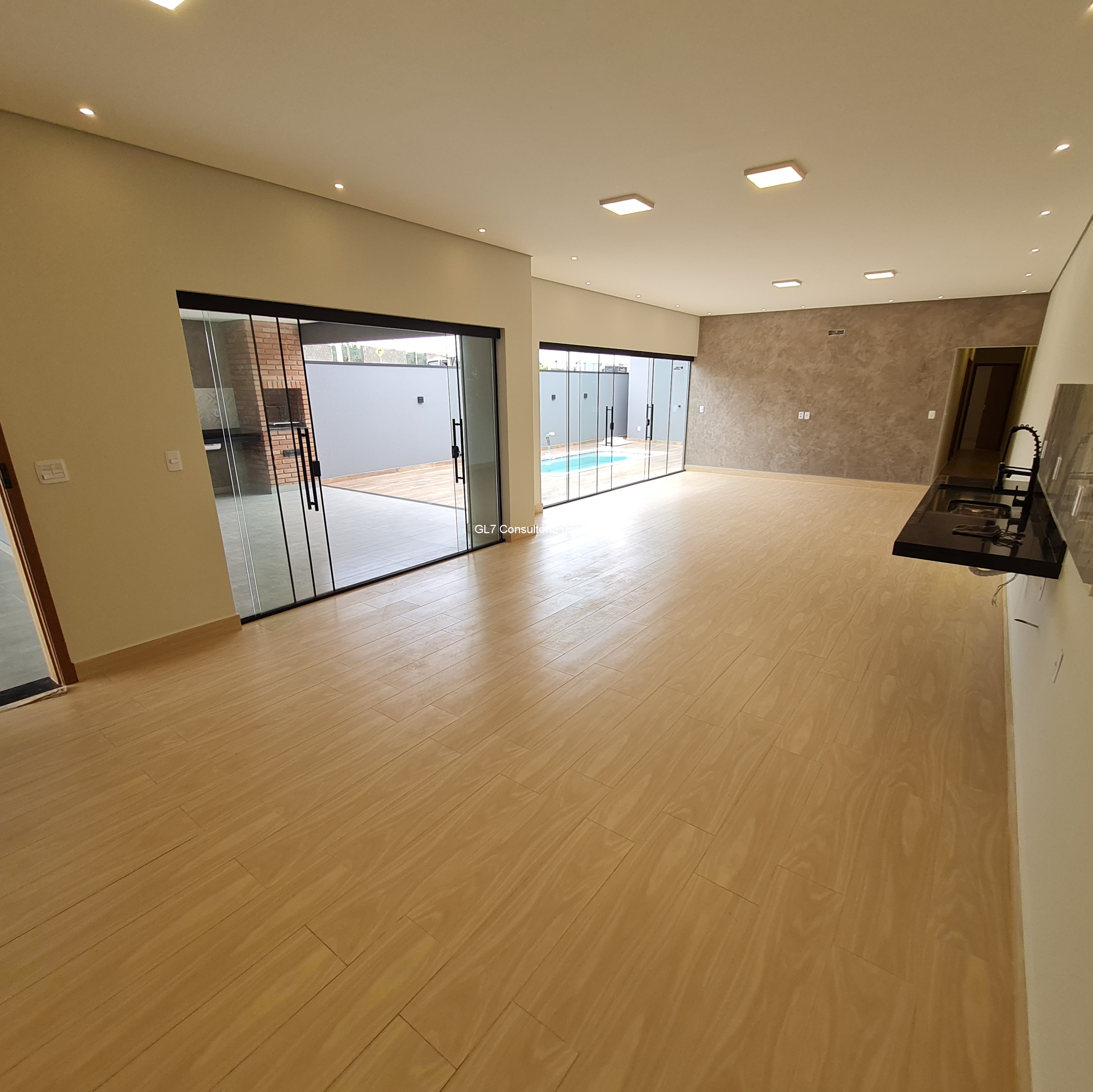 Casa à venda com 3 quartos, 316m² - Foto 2