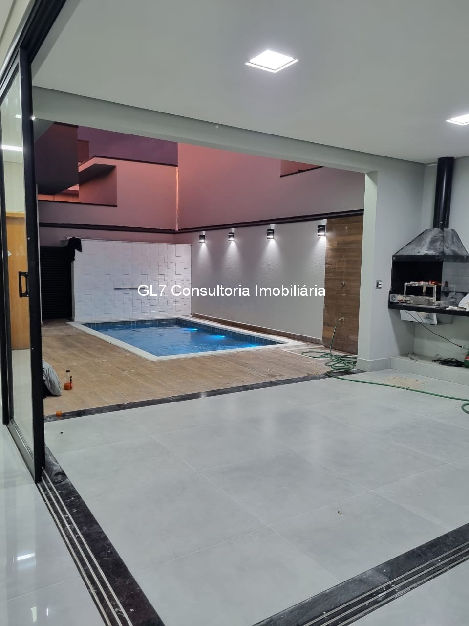 Casa à venda com 3 quartos, 106m² - Foto 8