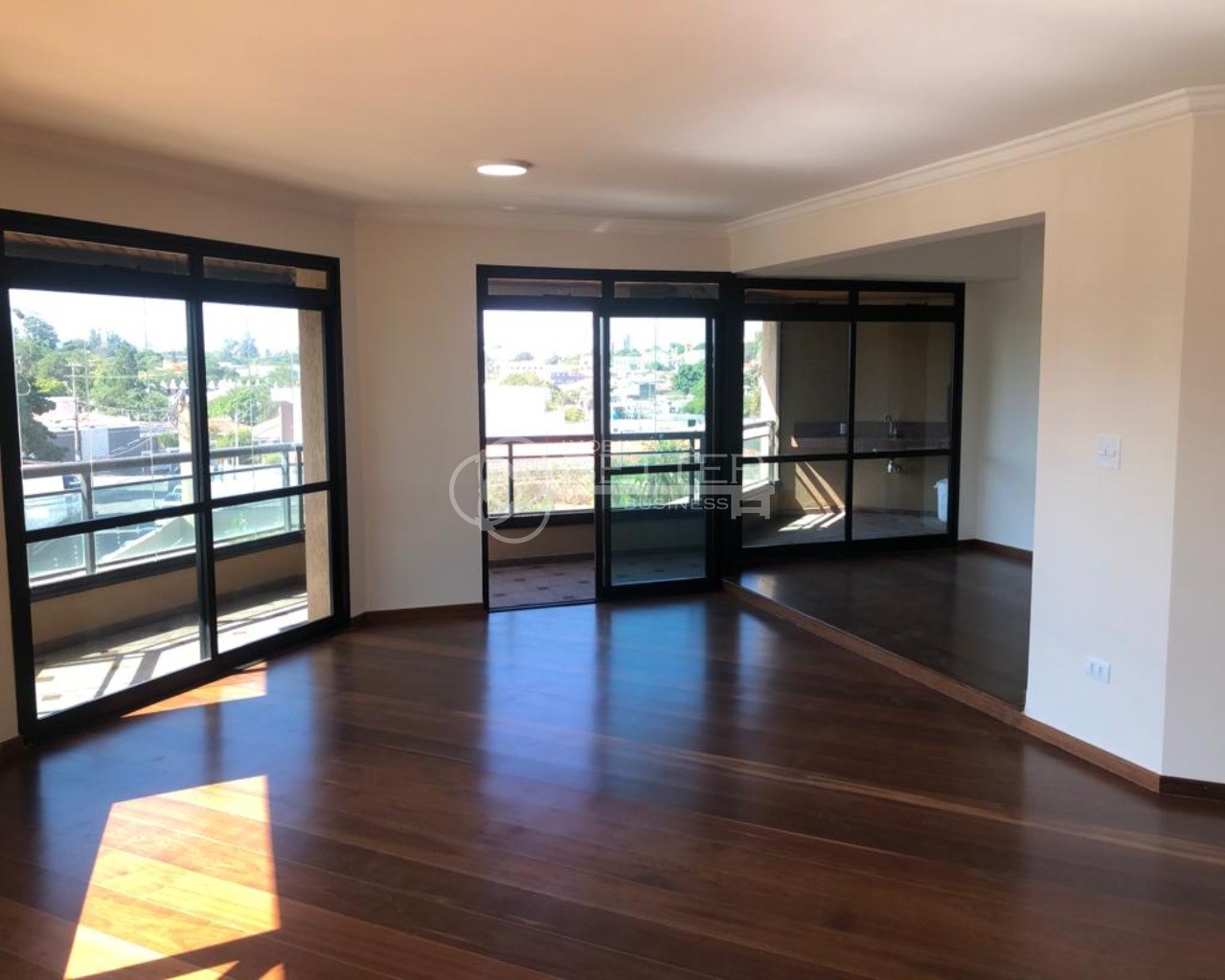 Apartamento à venda com 4 quartos, 536m² - Foto 2