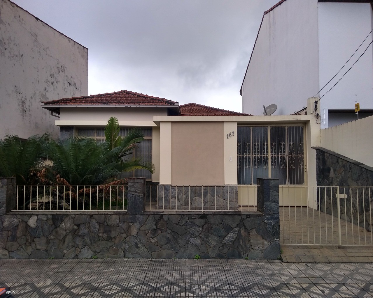 Casa à venda com 4 quartos, 198m² - Foto 1