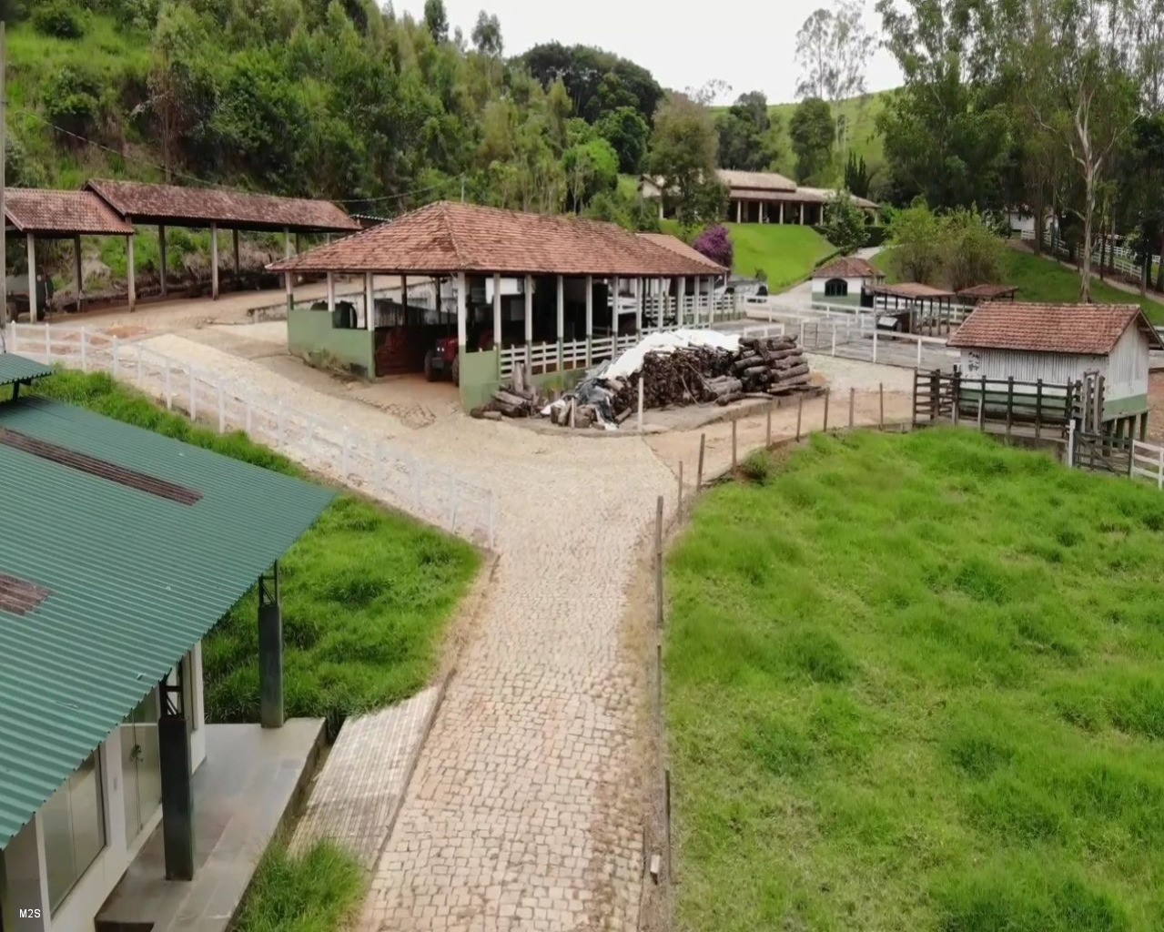 Fazenda à venda com 5 quartos, 131m² - Foto 9