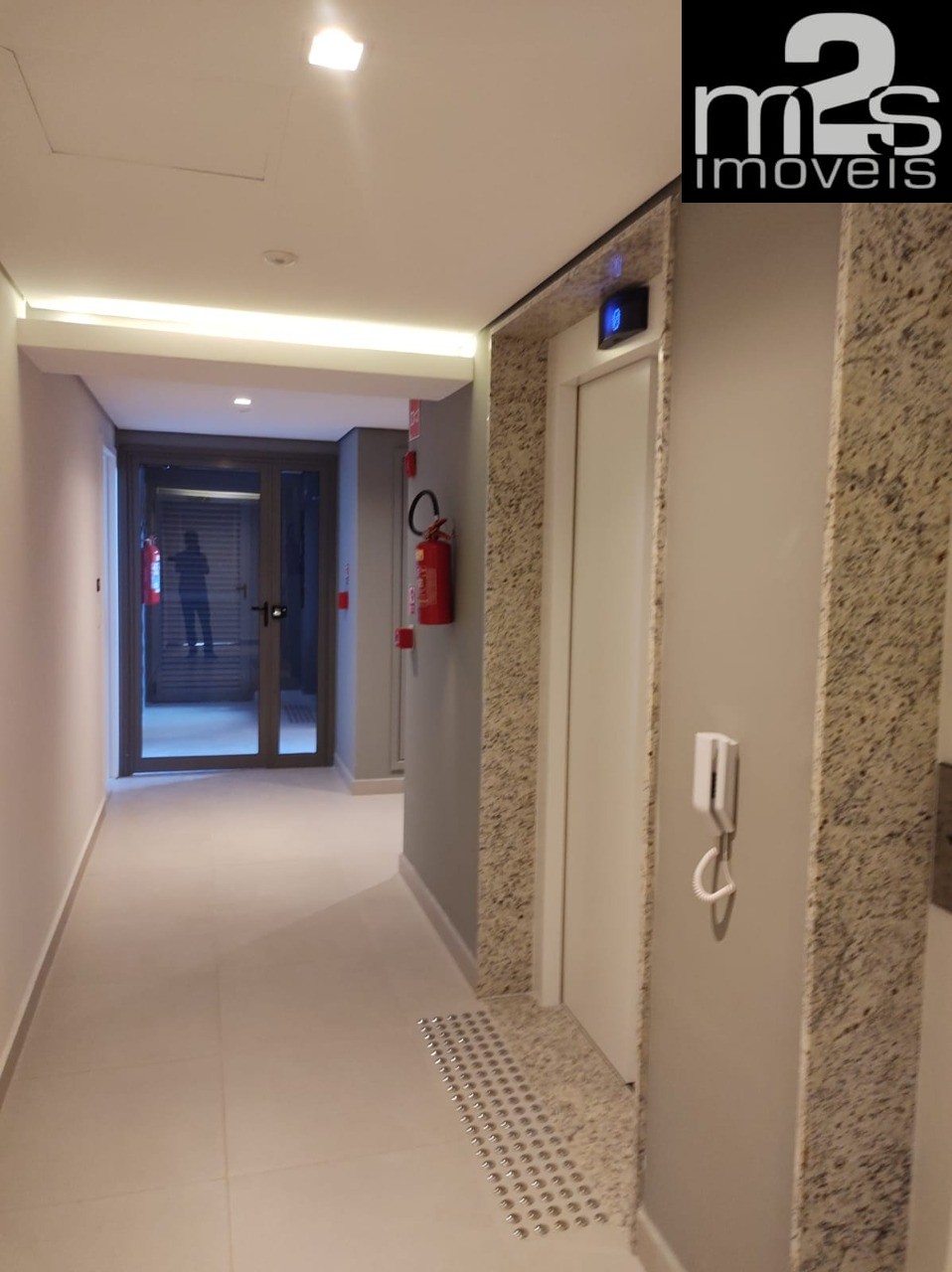 Apartamento à venda com 2 quartos, 41m² - Foto 15