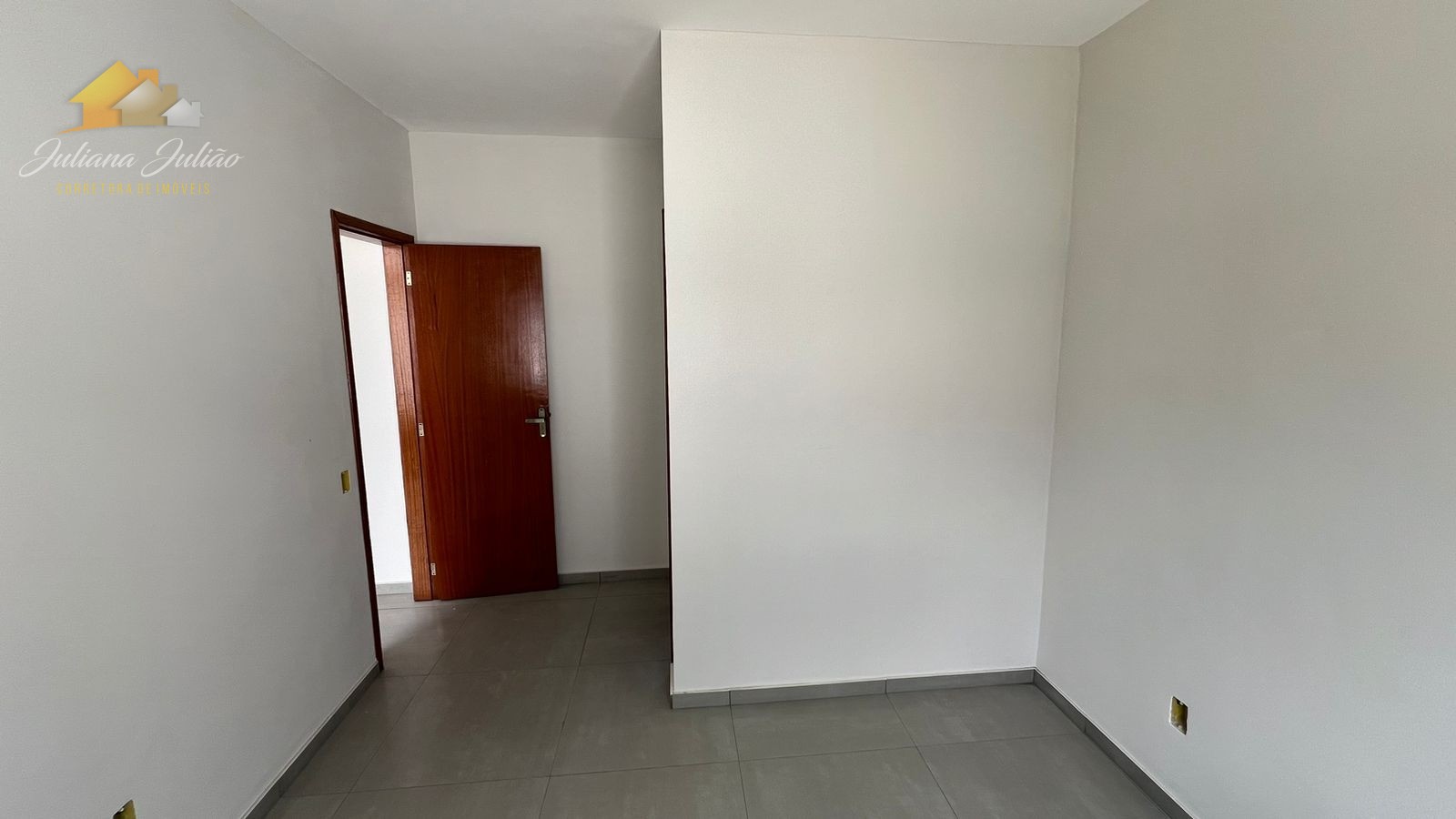 Casa à venda com 3 quartos, 70m² - Foto 8