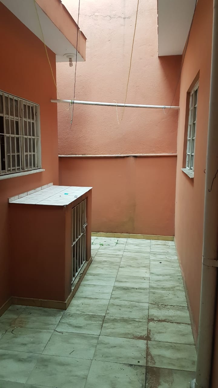 Casa à venda com 3 quartos, 350m² - Foto 2