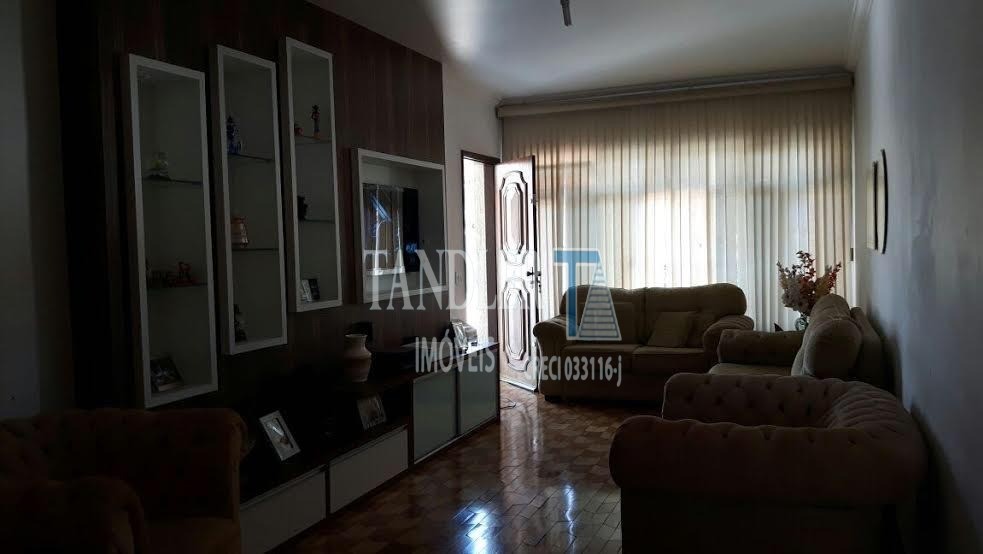 Casa à venda com 2 quartos, 150m² - Foto 2