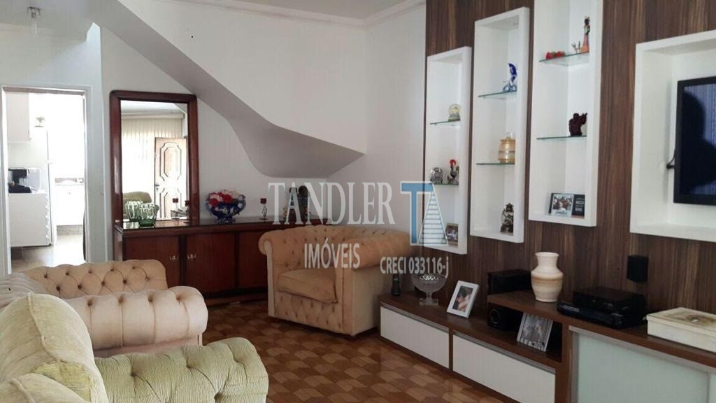 Casa à venda com 2 quartos, 150m² - Foto 1