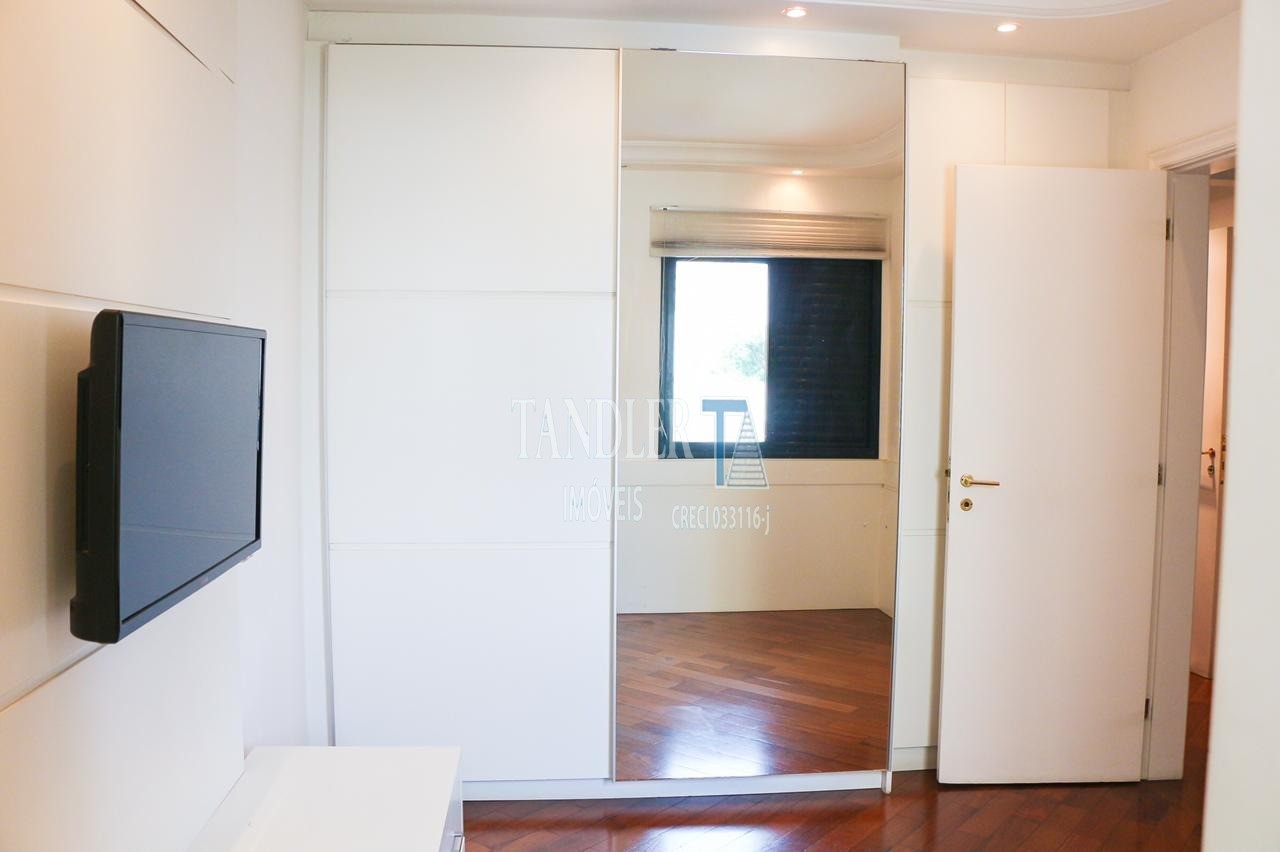 Apartamento à venda com 3 quartos, 137m² - Foto 13