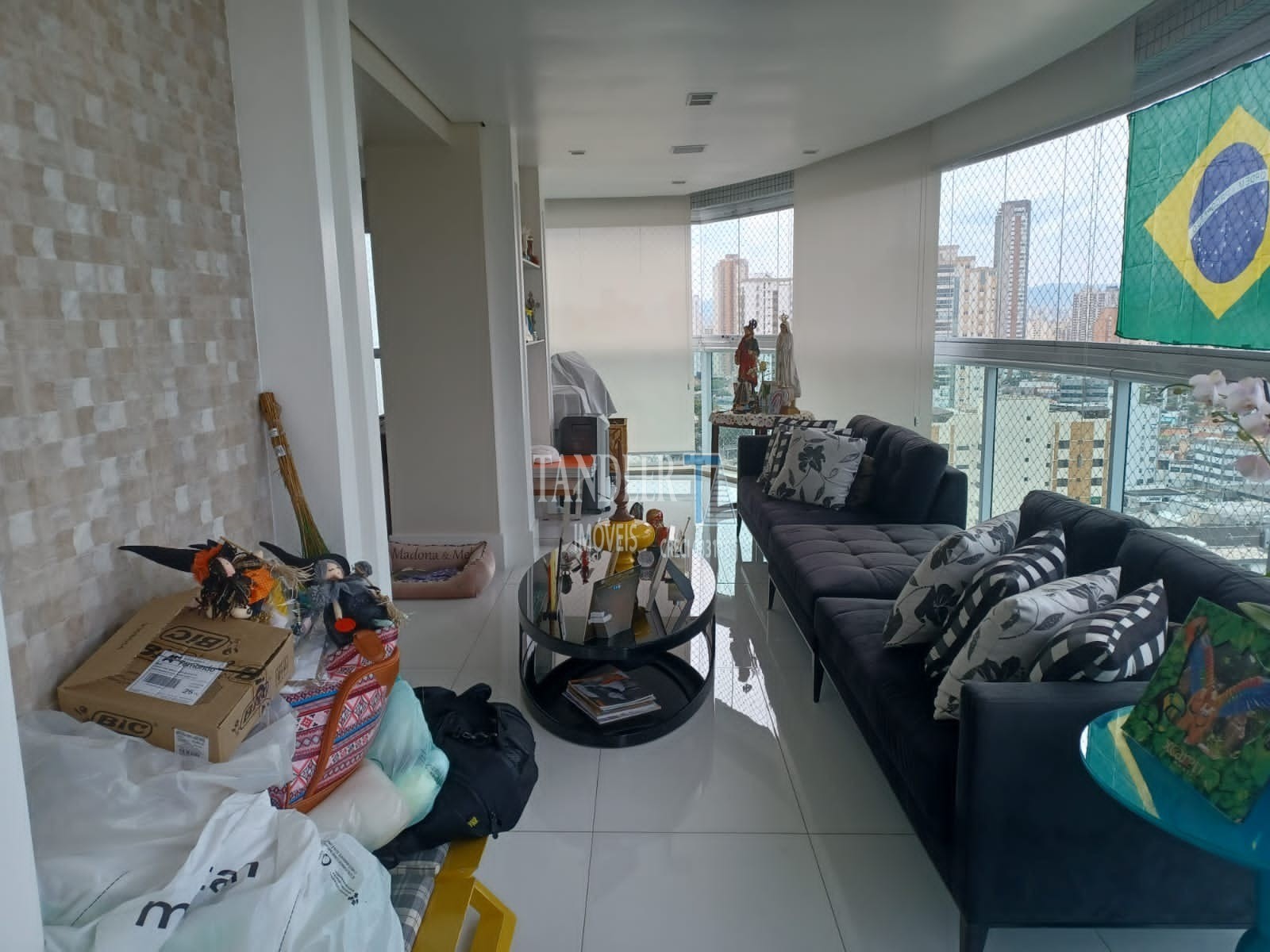 Apartamento à venda e aluguel com 4 quartos, 240m² - Foto 2