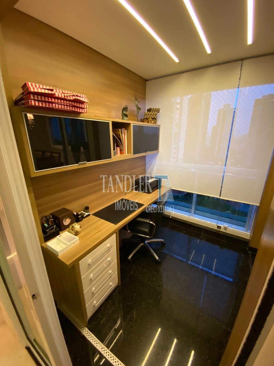 Apartamento à venda com 4 quartos, 258m² - Foto 4