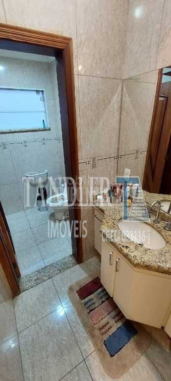 Casa à venda com 4 quartos, 300m² - Foto 10