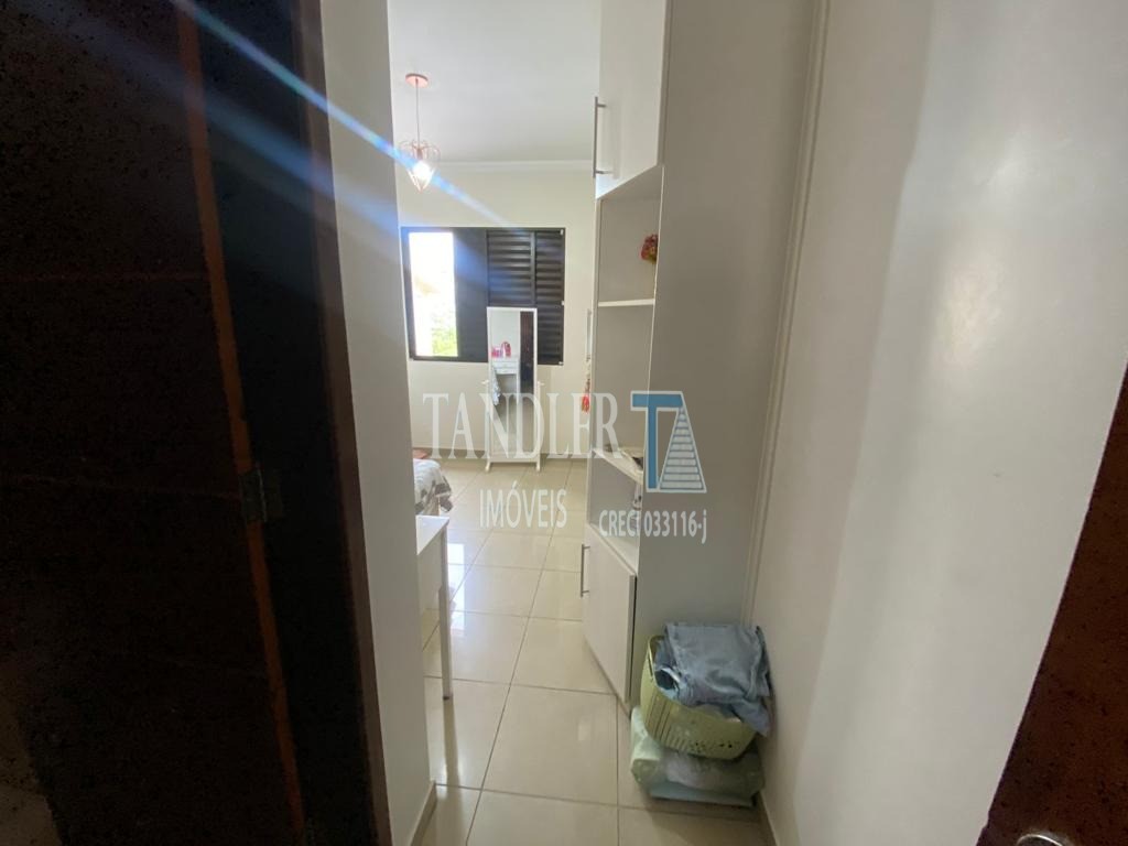 Casa à venda com 3 quartos, 370m² - Foto 1