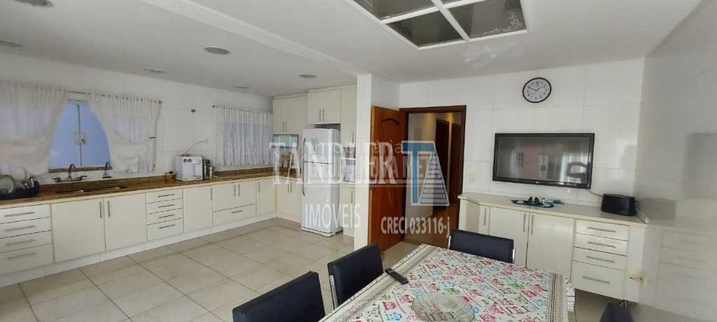 Casa à venda com 4 quartos, 300m² - Foto 27