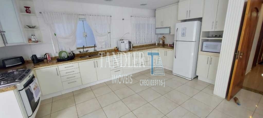 Casa à venda com 4 quartos, 300m² - Foto 17