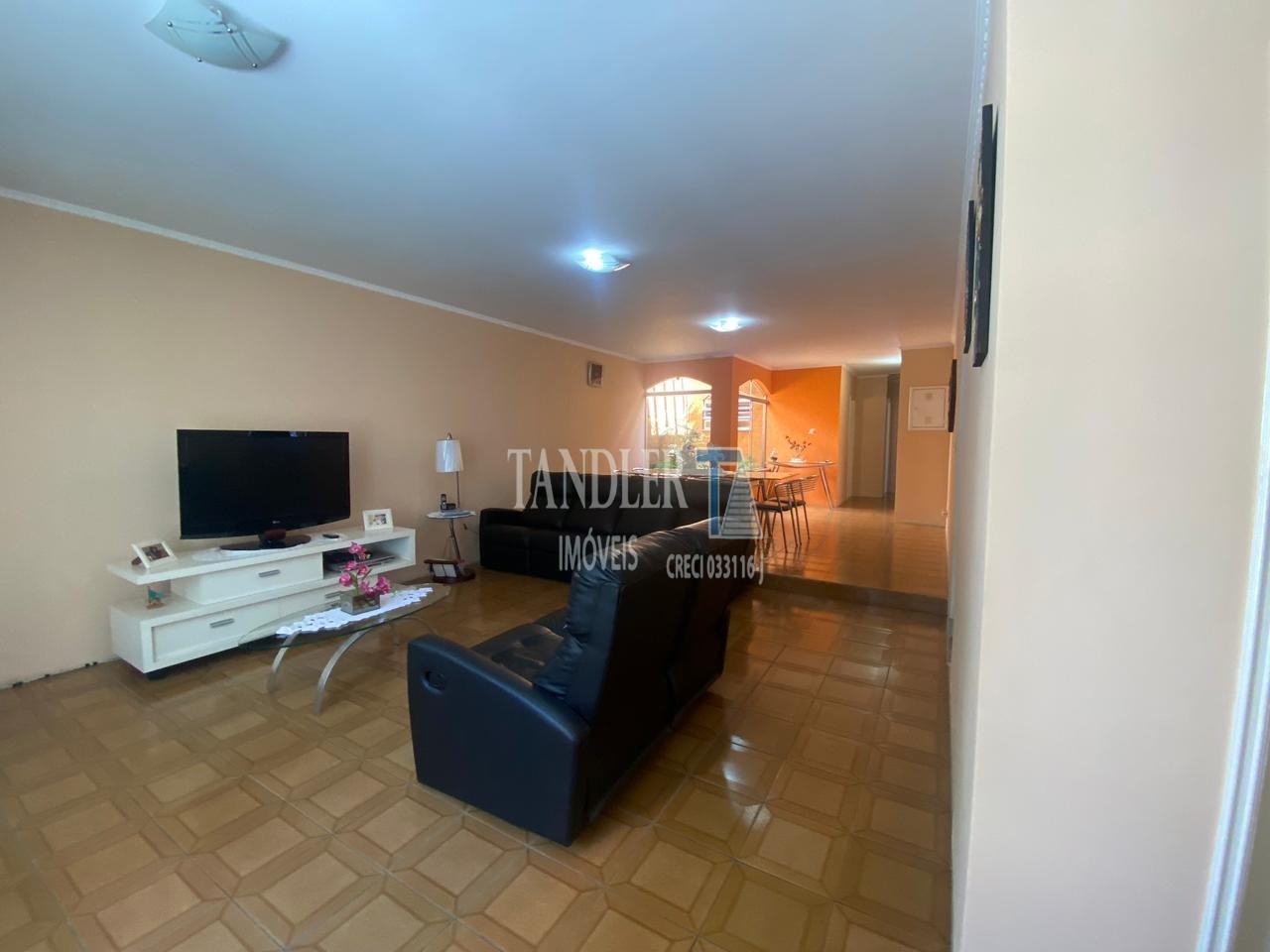 Casa à venda com 3 quartos, 280m² - Foto 2