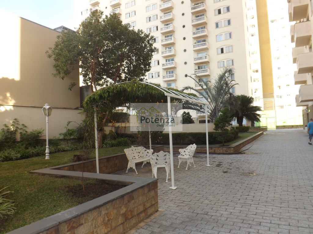 Apartamento para alugar com 2 quartos, 80m² - Foto 29