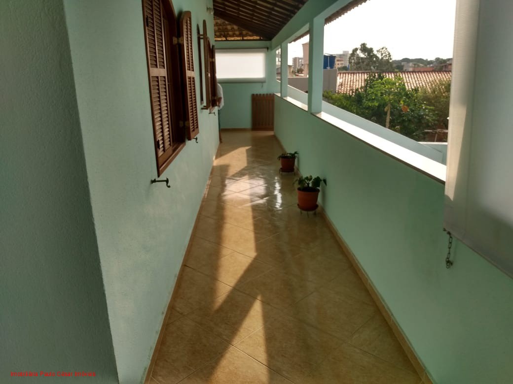 Casa à venda com 2 quartos, 120m² - Foto 2