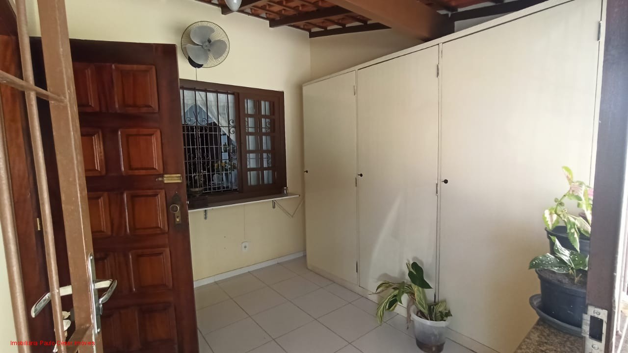 Casa à venda com 5 quartos, 212m² - Foto 17