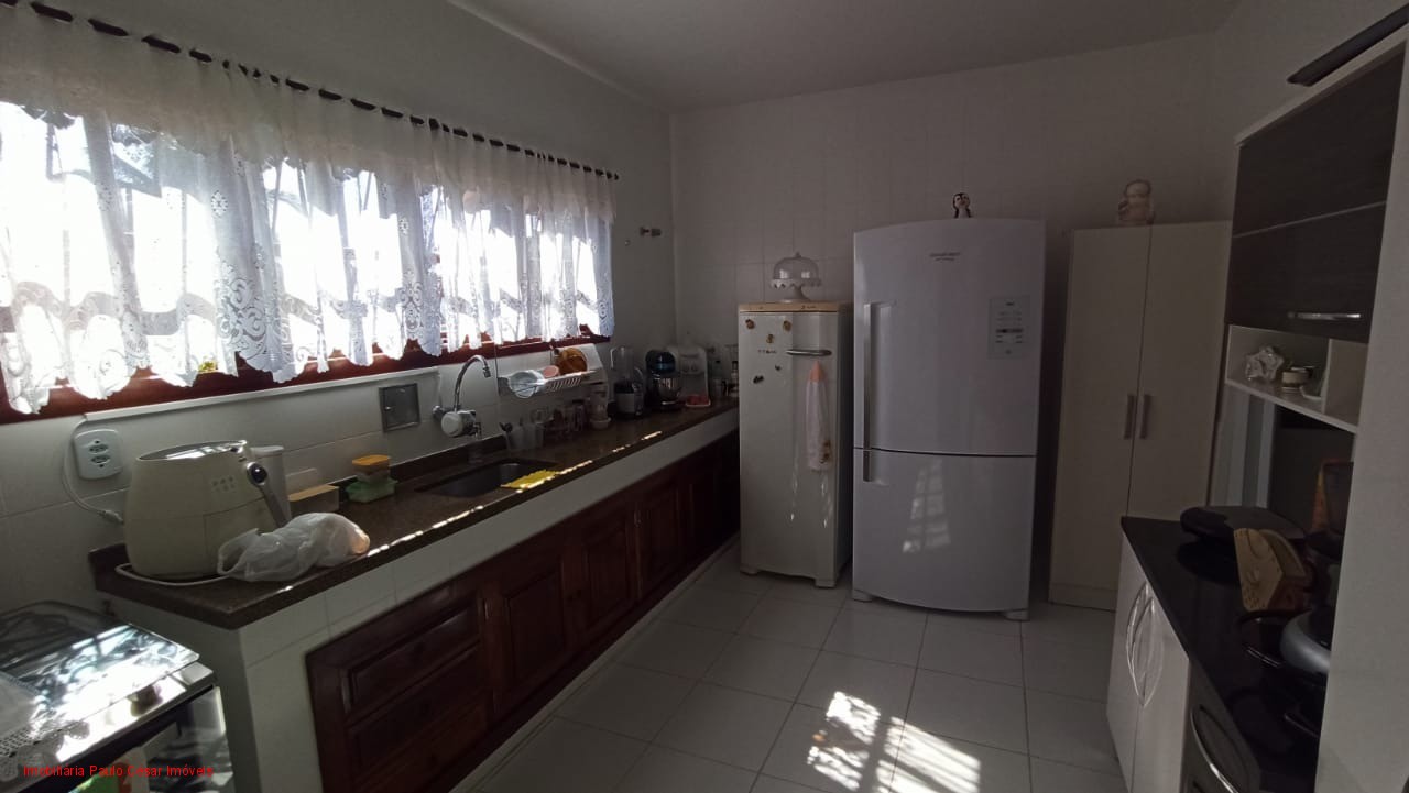 Casa à venda com 5 quartos, 212m² - Foto 18