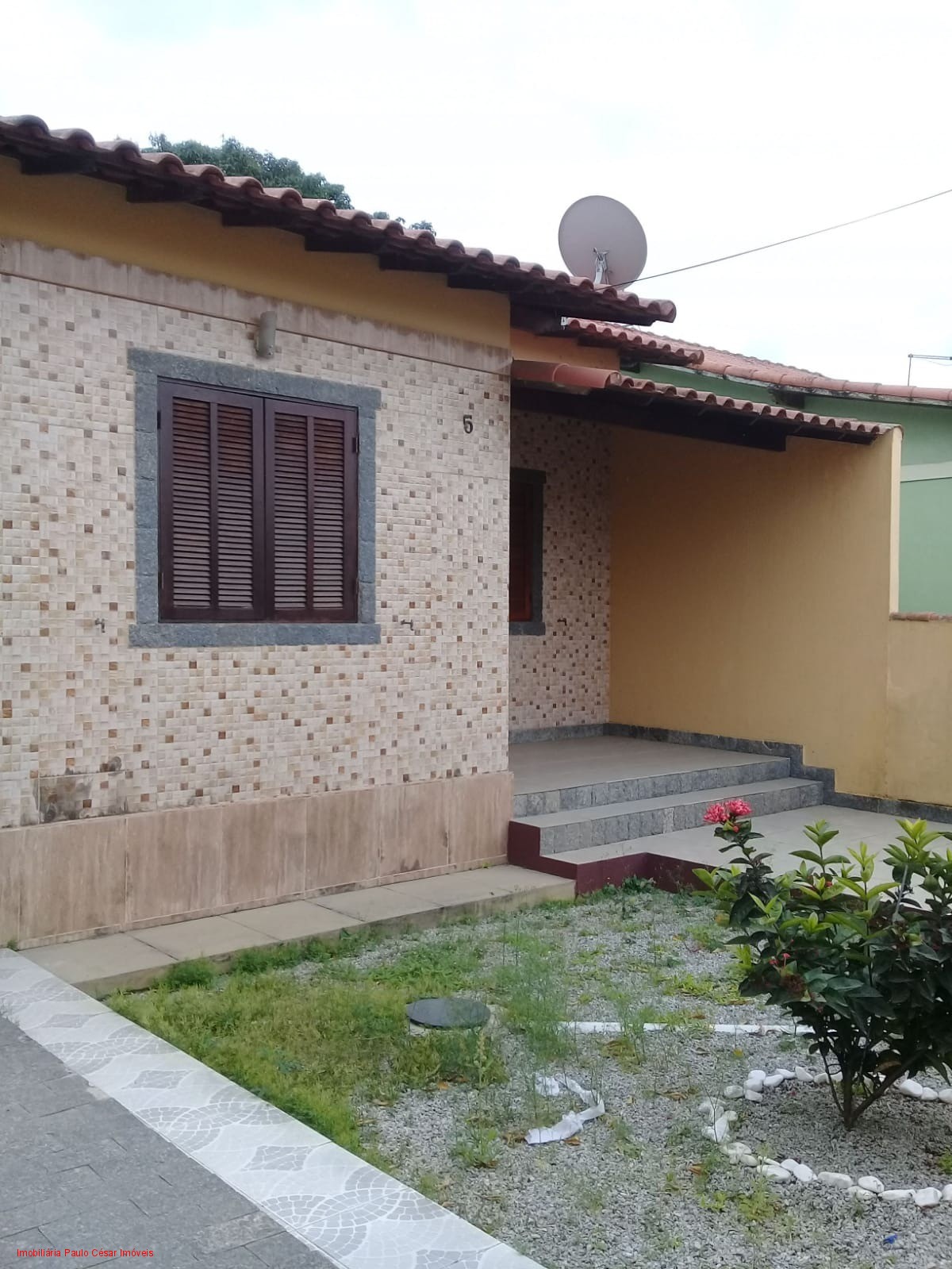 Casa à venda com 2 quartos, 110m² - Foto 1