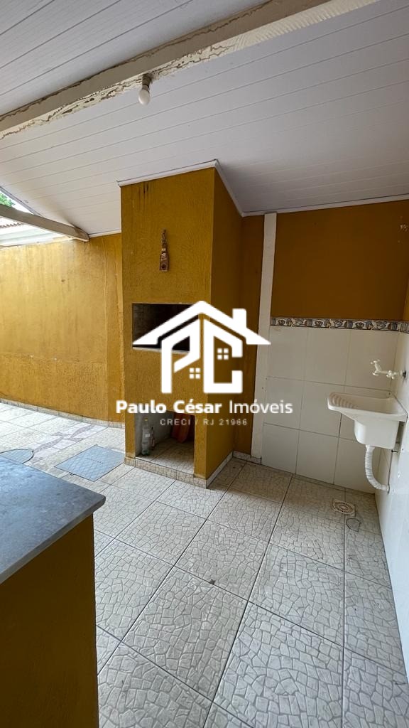 Casa à venda com 2 quartos, 80m² - Foto 4