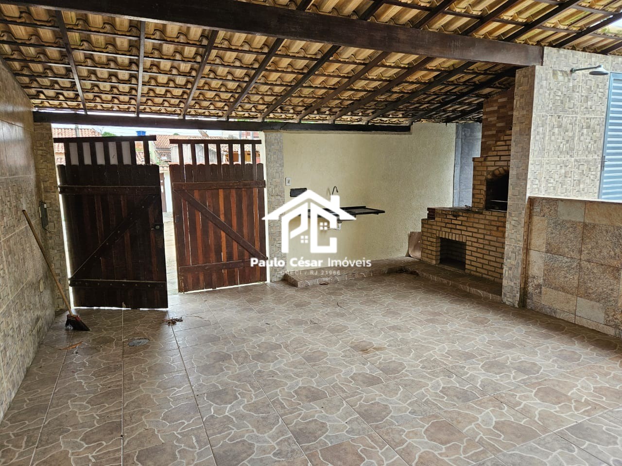 Casa à venda com 2 quartos, 200m² - Foto 8