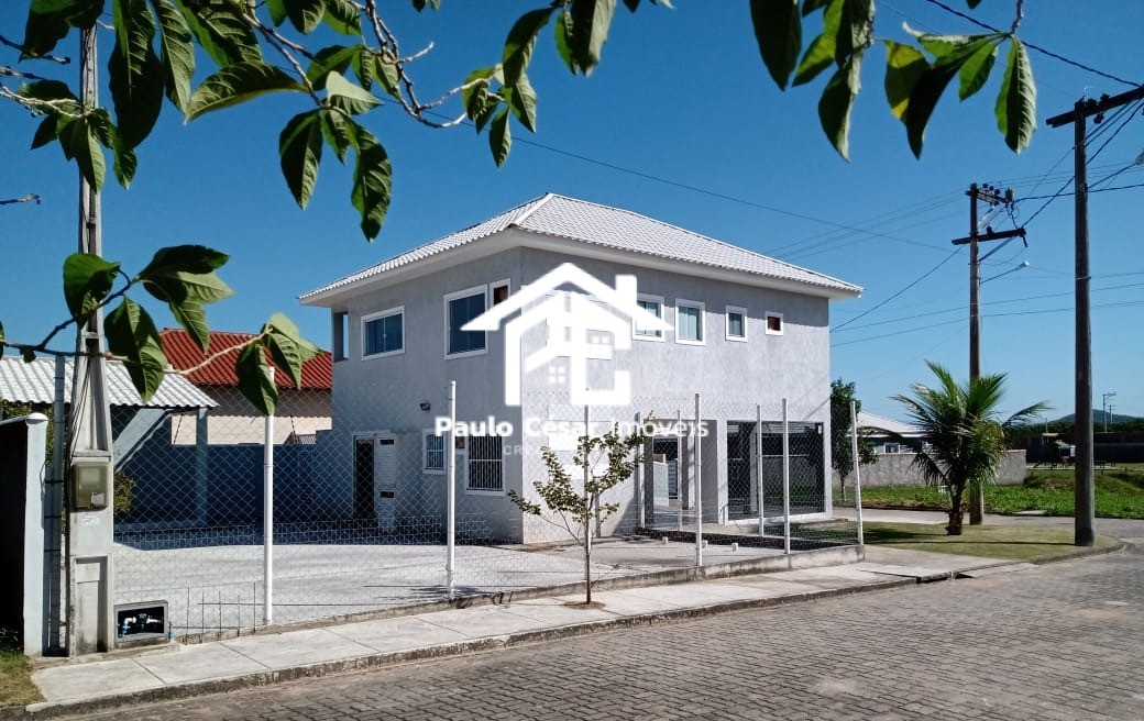 Casa à venda com 3 quartos, 378m² - Foto 1