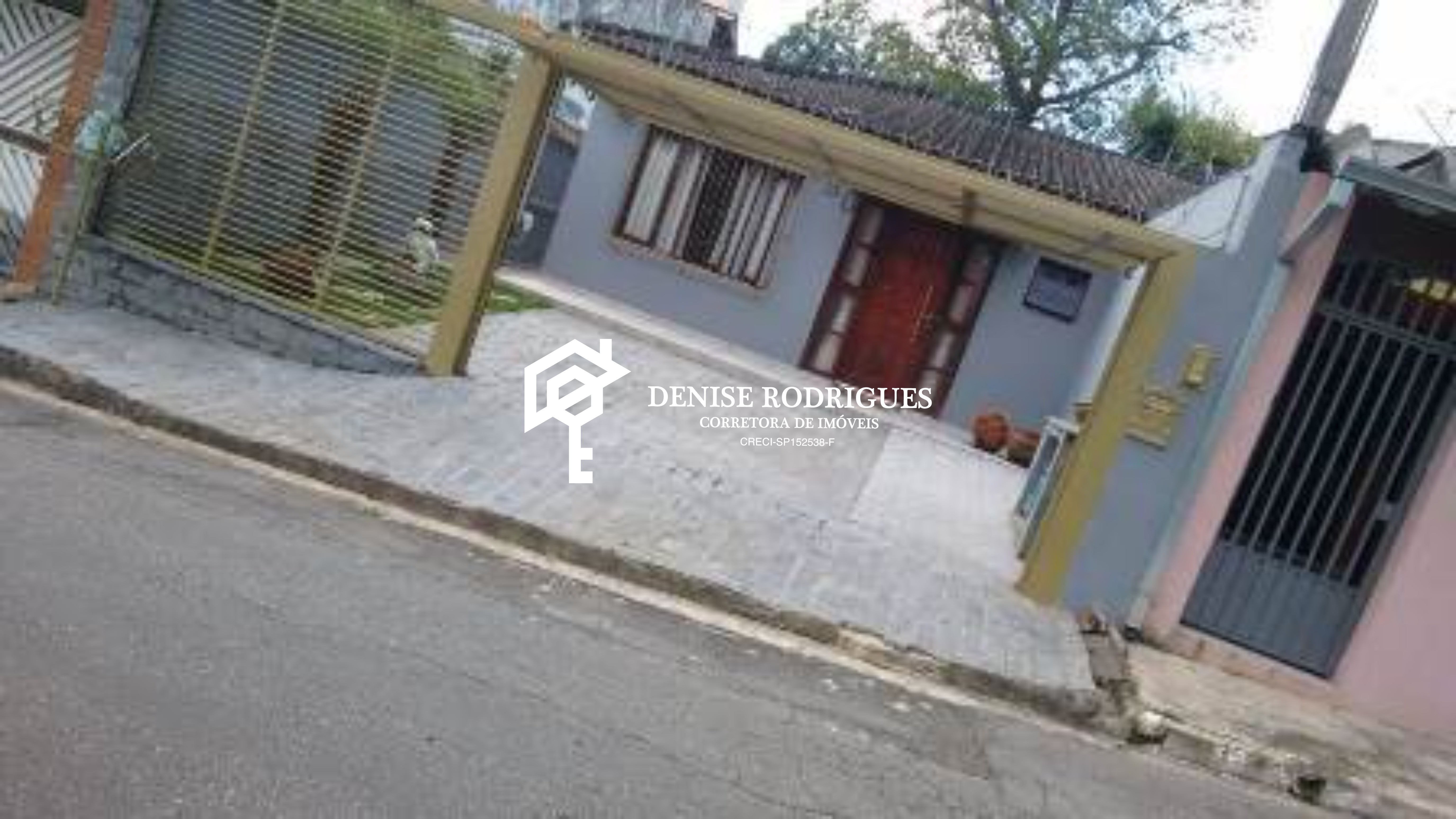 Casa à venda com 3 quartos, 100m² - Foto 1