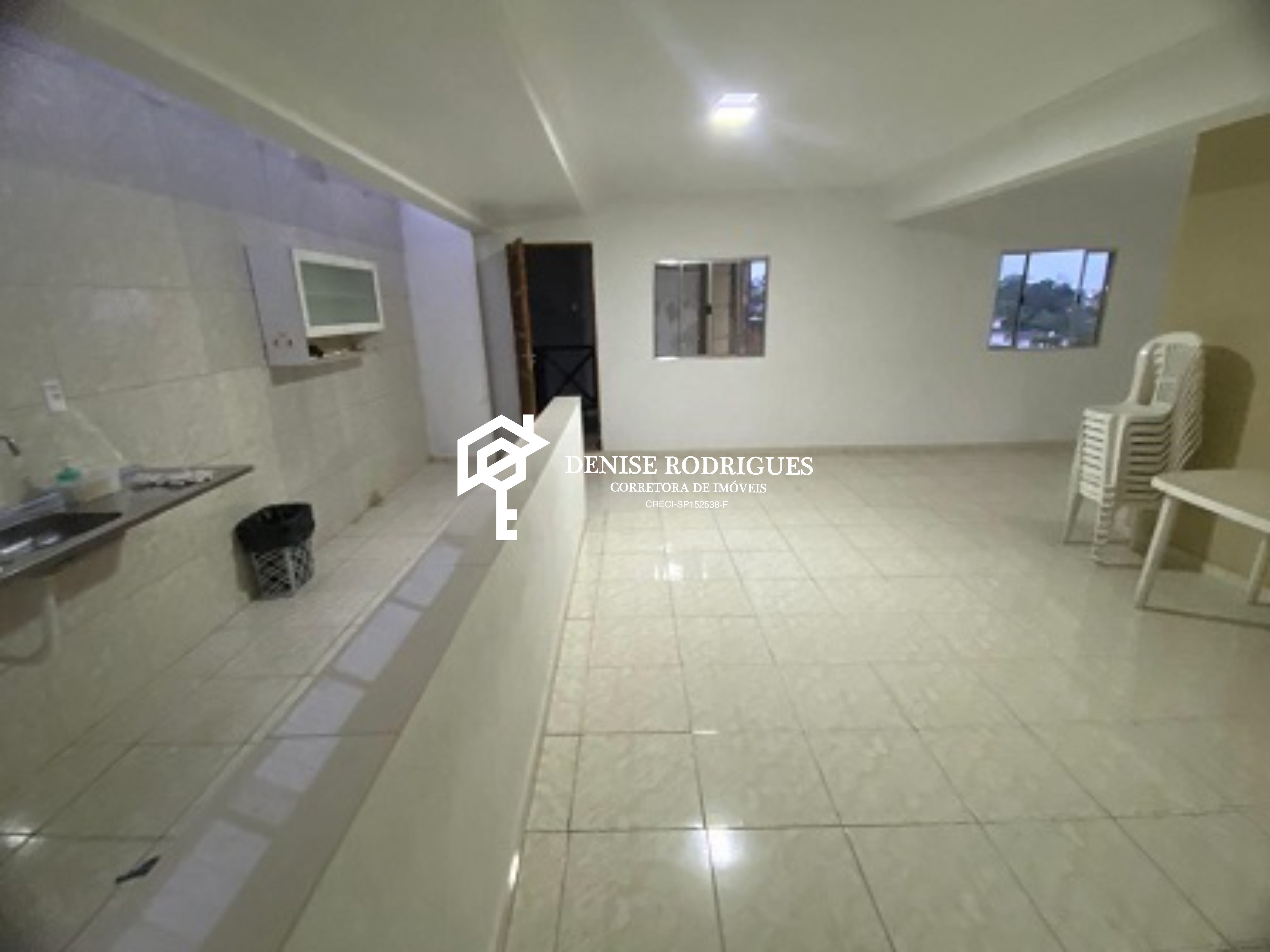 Casa à venda com 5 quartos, 200m² - Foto 4