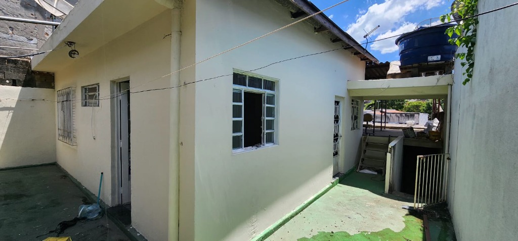 Casa para locação em Francisco Morato-SP, bairro Belém Estação: 2 quartos, 1 sala, 1 banheiro, 150m². Venha conferir!