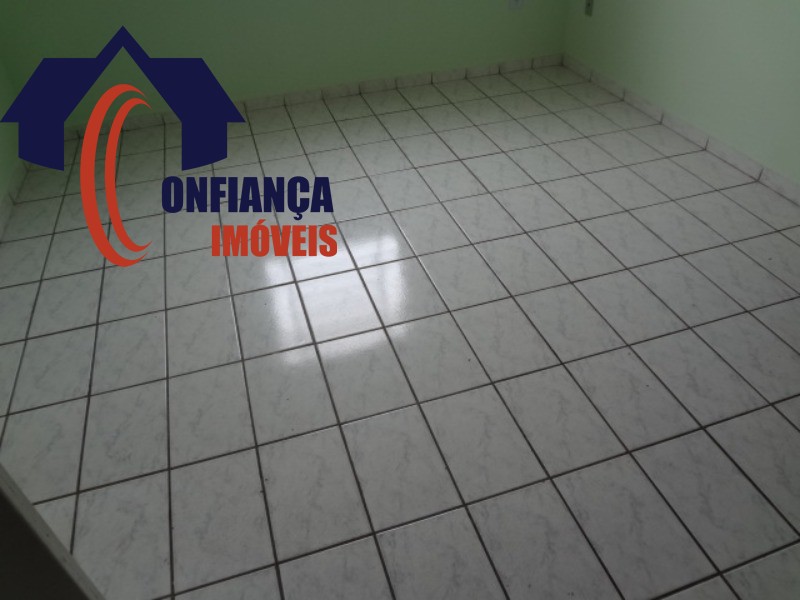 Casa à venda com 2 quartos, 200m² - Foto 4