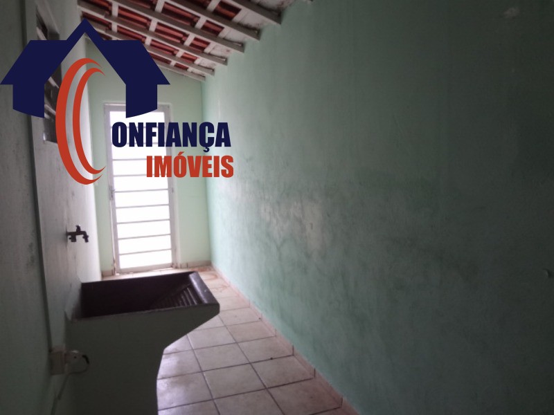 Casa à venda com 2 quartos, 200m² - Foto 9