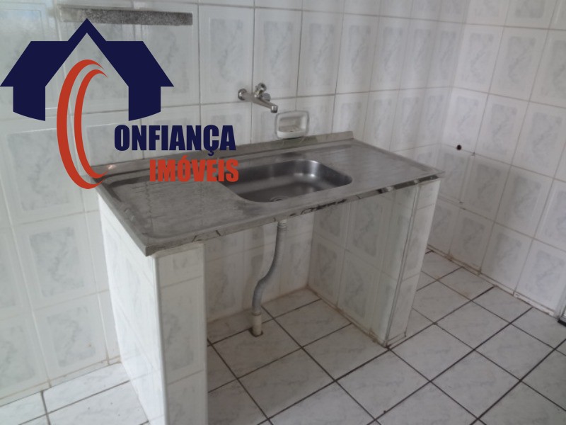 Casa à venda com 2 quartos, 200m² - Foto 6