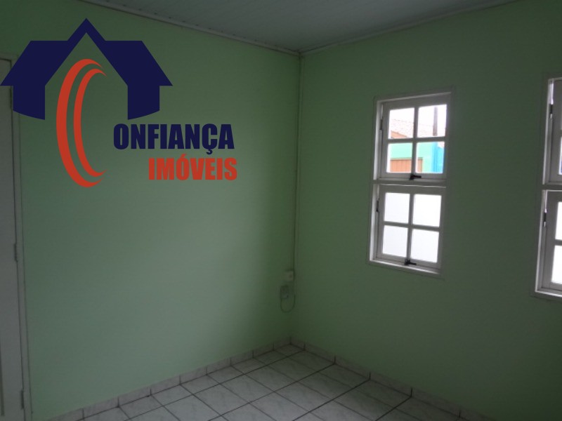 Casa à venda com 2 quartos, 200m² - Foto 3